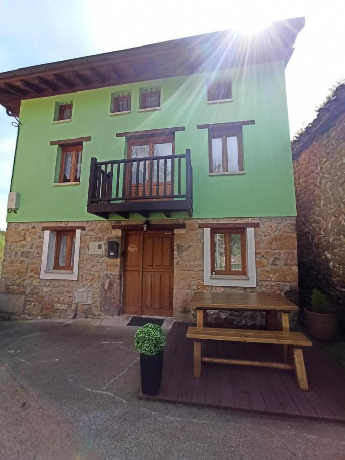Villa Aromas De Corain Onís Esterno foto