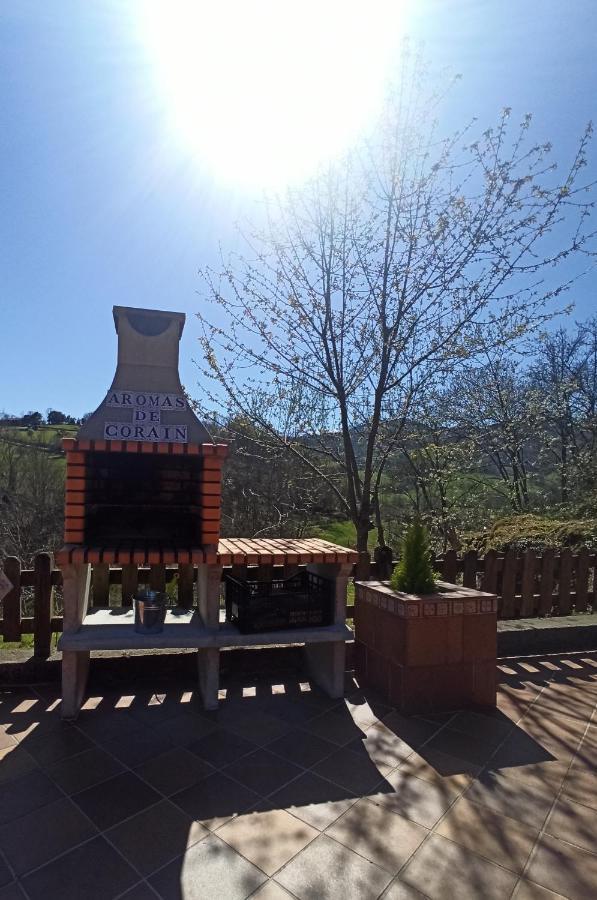 Villa Aromas De Corain Onís Esterno foto